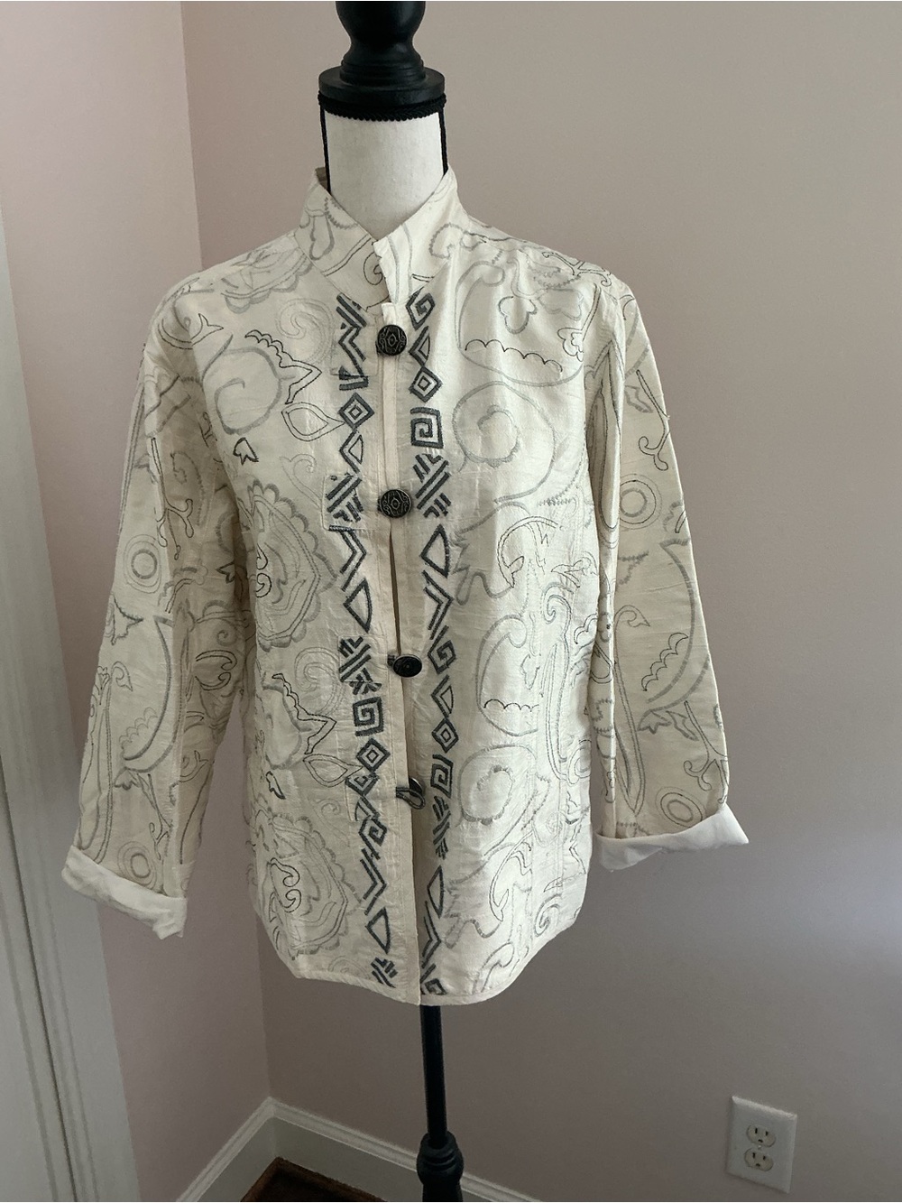 Chico's Cream Embroidered Patterned Button-Front Jacket